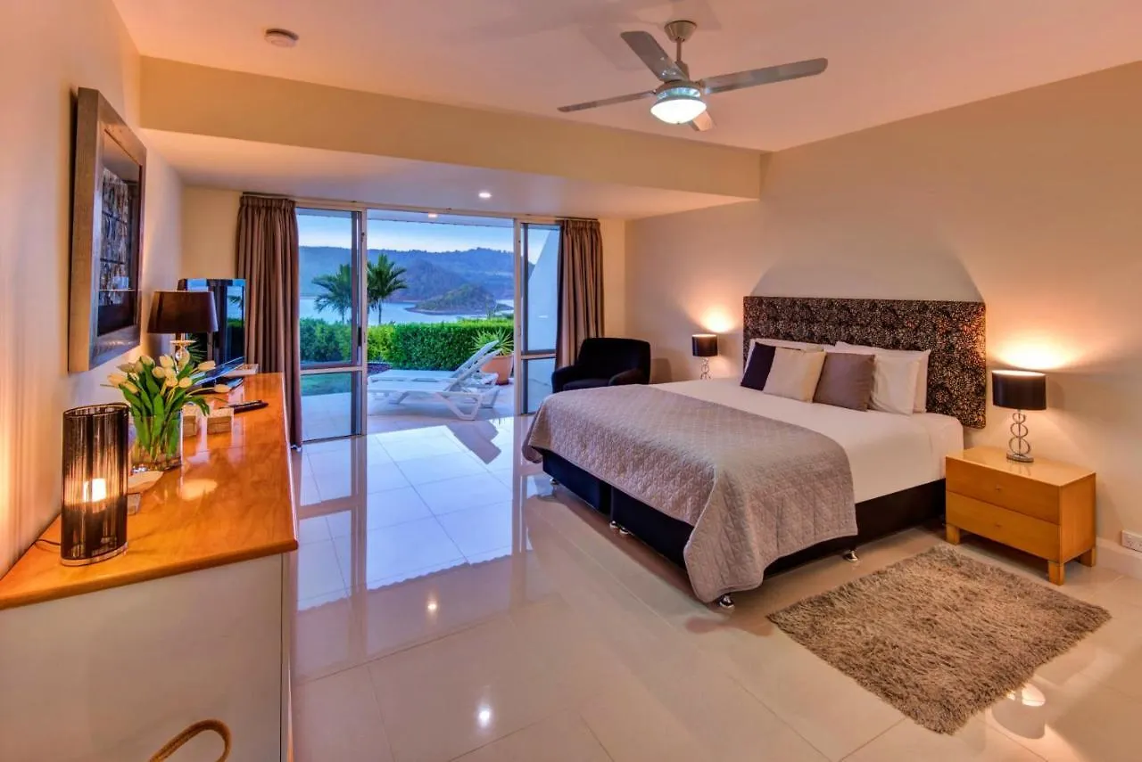 Bella Vista East 3 Luxury Ocean Views Large Flat Grassed Area And Buggy Apartment Hamilton Island