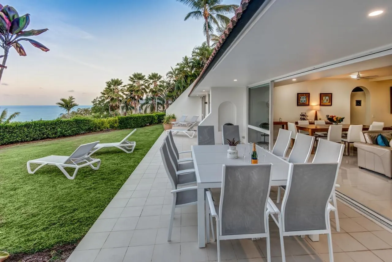Bella Vista East 3 Luxury Ocean Views Large Flat Grassed Area And Buggy Apartment Hamilton Island Australia