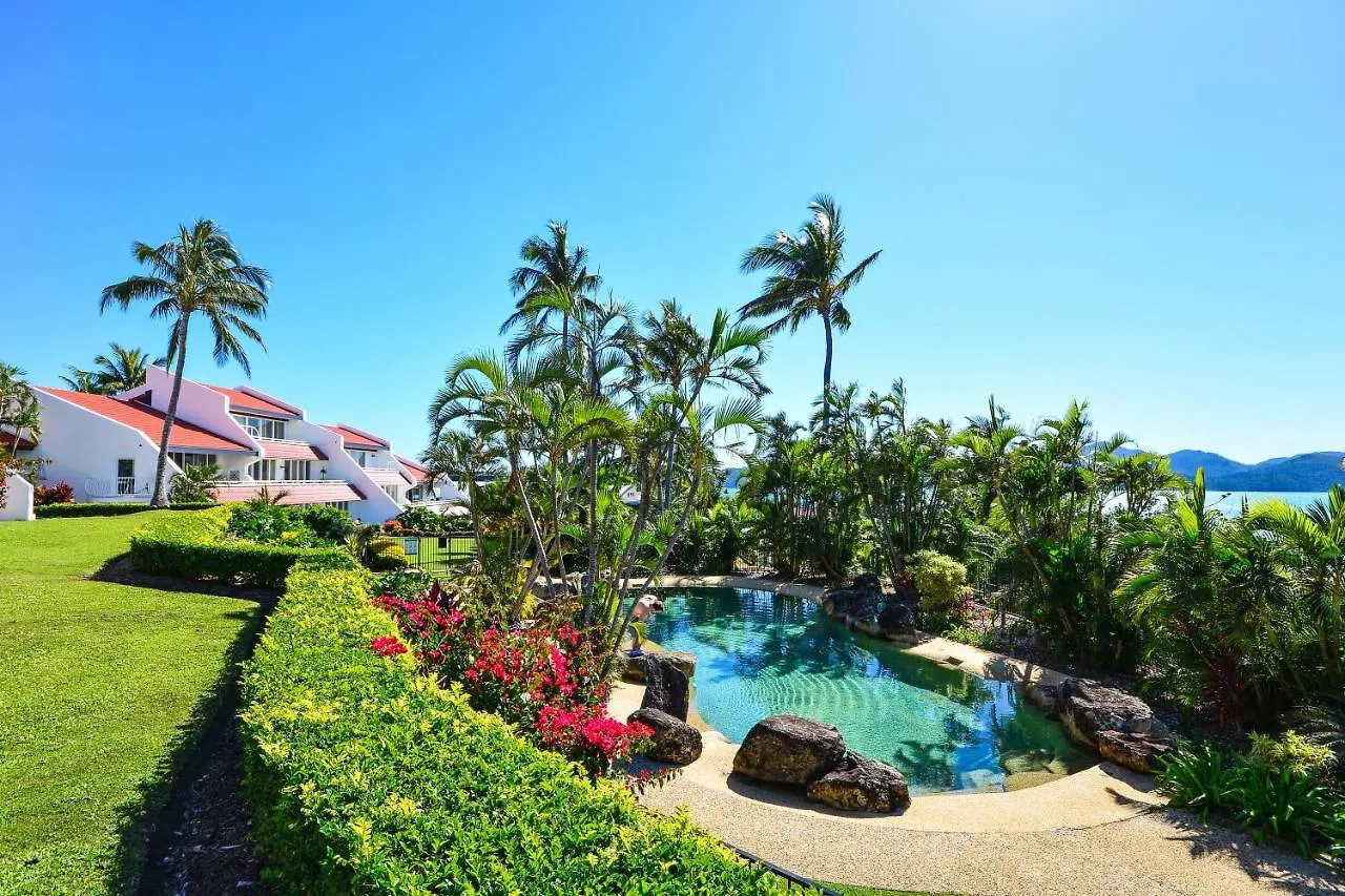 Bella Vista East 3 Luxury Ocean Views Large Flat Grassed Area And Buggy Apartment Hamilton Island